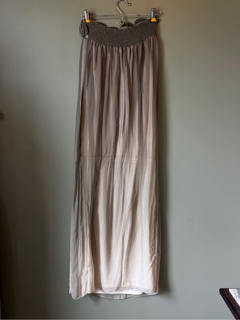 Alice + Olivia - Ombré Rosette Dress - Size XS - Picture 3 of 7